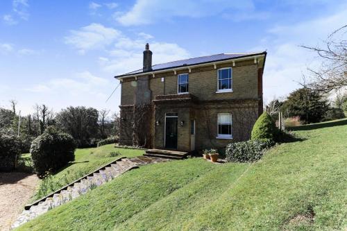 Hotellet från utsidan, Downedge in Brading