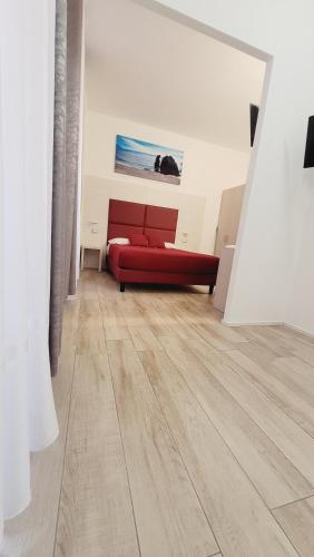 Deluxe King Suite image 3