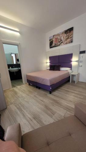 Deluxe Double Room image 3