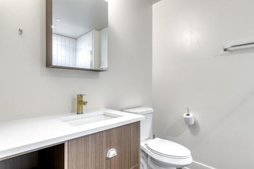 Loop 1BR w Lounge Rooftop nr Art Institute CHI-103 secondary