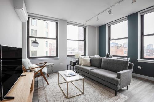 Loop 1BR wGym Roofdeck WD nr W Loop the L CHI-200 near 311 South Wacker Drive Chicago