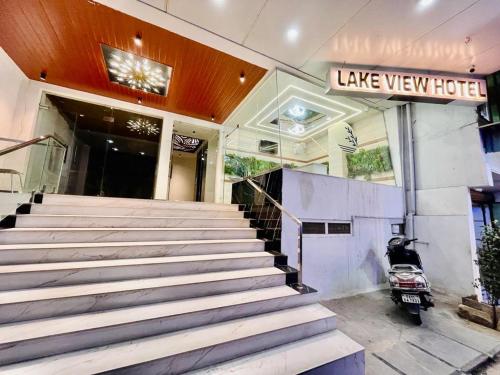 Näkymä ulkoa, Hotel Lake View Airport Zone in Hyderabad