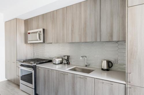 W Loop 1BR w Pool Gym WD nr Fulton Mkt CHI-627 detail