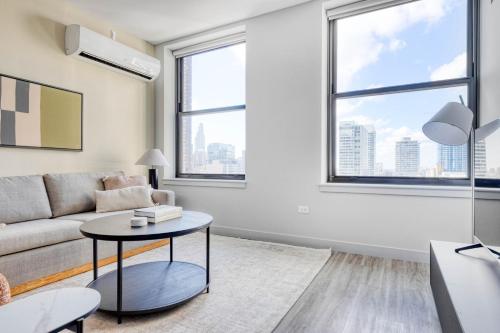 Loop 1BR w Lounge Gym Roof nr L CHI-693 near 311 South Wacker Drive Chicago