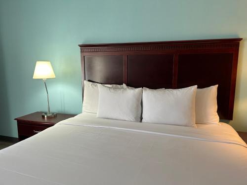 Clarion Inn & Suites Airport