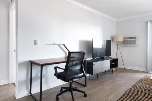 Torrance 1BR w Roofdeck Pool nr Redondo Beach LAX-375 photo 3