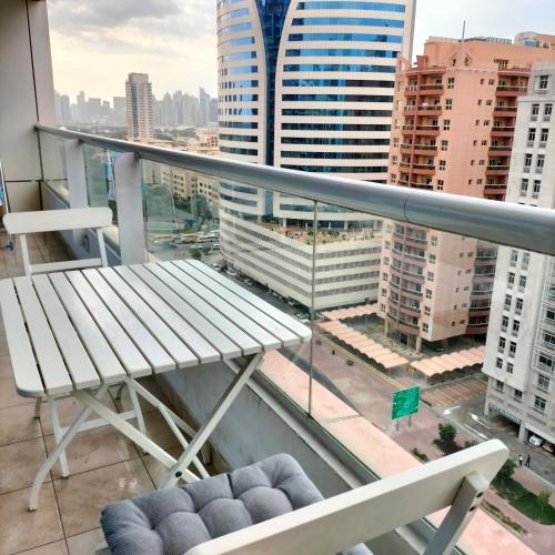 Amazing apartment 2 bed rooms in Tecom 6 pax, Dubái (foto 4)