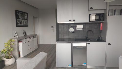 ห้องครัว, Maia Apartment in ไมอา