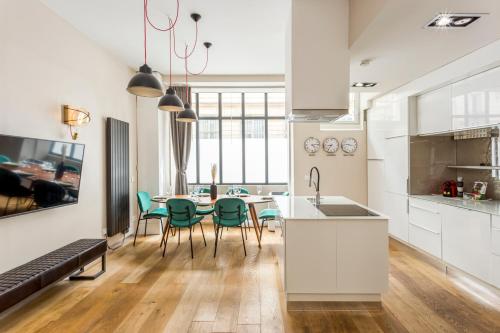 Design et confort near Champs Elysees, Paris