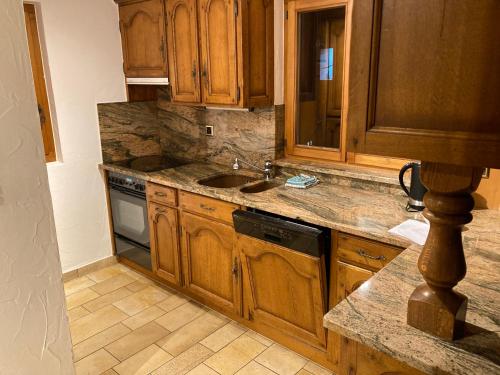 Kitchen, Chalet, Bagnes, Suisse in Bagnes