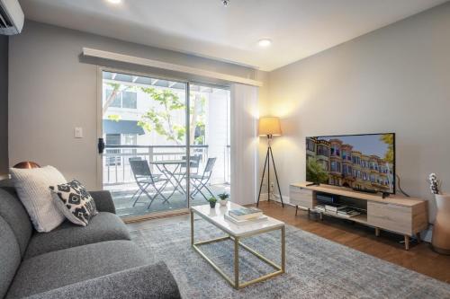 DT Mountain View 2BR w Pool Gym Parking Patio SFO-170 thumb 2