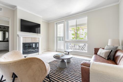. San Mateo 1BR w Pool Spa Parking nr Shops SFO-435