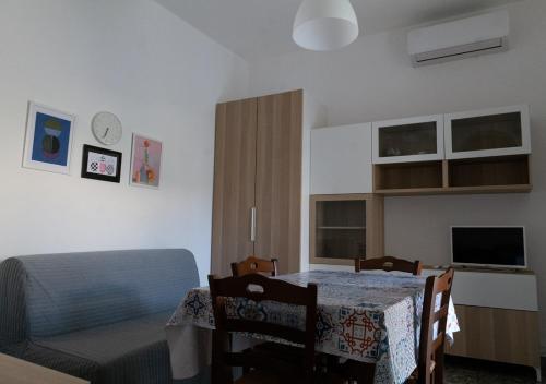 2 bedrooms, 3 beds
