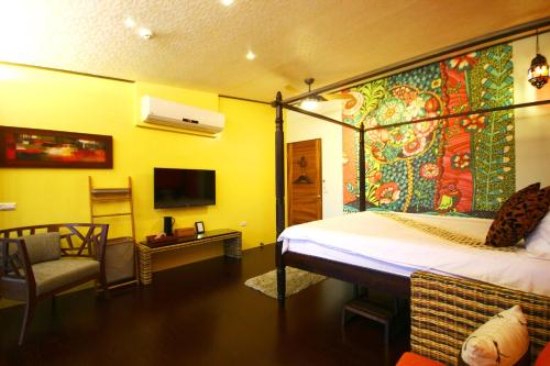 Mystery13 The 2.5-star Mystery 13 Hostel offers comfort and convenience whether youre on business or holiday in Yilan. The hotel offers a wide range of amenities and perks to ensure you have a great time. Free