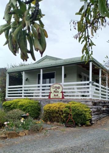 B&B Franklin - Cottage on Main - Bed and Breakfast Franklin