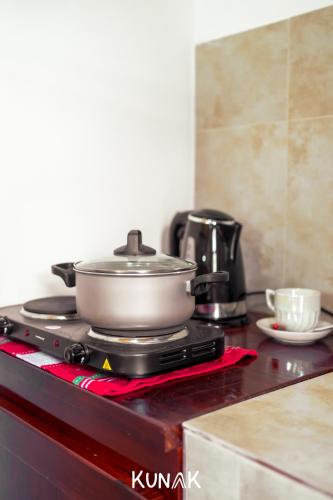 Kitchen, kunak in Yala