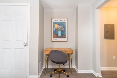 Cozy 1 bed APT near Five Points! Bring your pets! - image 2