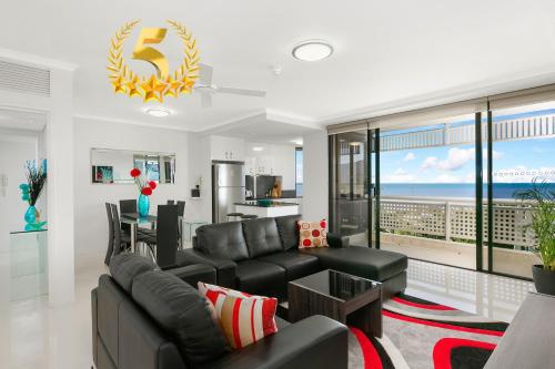 Cairns Luxury Seafront Apartment