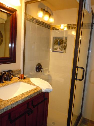 Three-Bedroom Premier Unit #28 by Escape For All Seasons Big Bear Lake (CA)