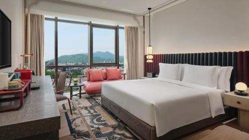 Hotel Indigo Hangzhou Uptown,Close to Westlake , boutique design hotel with freeflow minibar