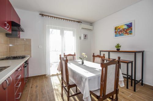 Two-Bedroom Apartment with Terrace and Sea View image 7