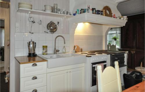 Kitchen, Cozy Home In Charlottenberg With Wifi in Charlottenberg