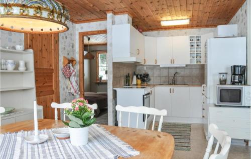virtuve, Gorgeous Home In Kristinehamn in Radetorp