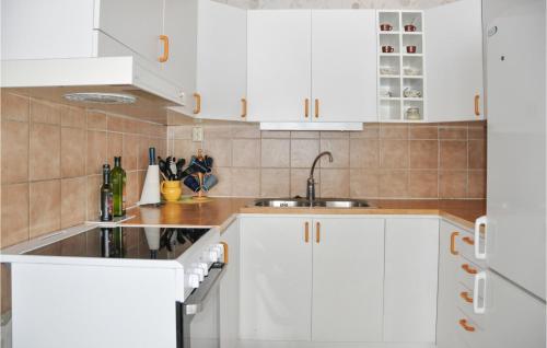 virtuve, Gorgeous Home In Kristinehamn in Radetorp