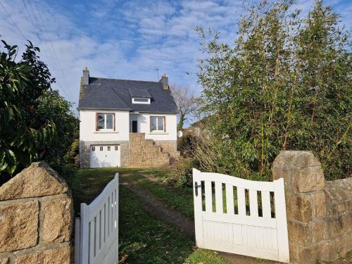 Breton cottage, 500 m beach, Penvénan, Pink Granite Coast