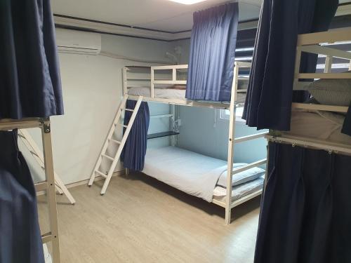 Bunk Backpackers Guesthouse, Seoul (photo 9)