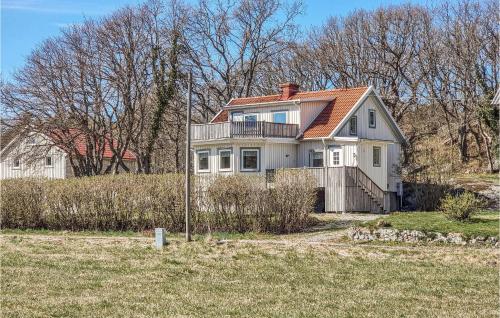 Beautiful home in Långekärr with 5 Bedrooms