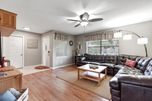 Charming Home Near Main St with Hot tub and Grill - image 2