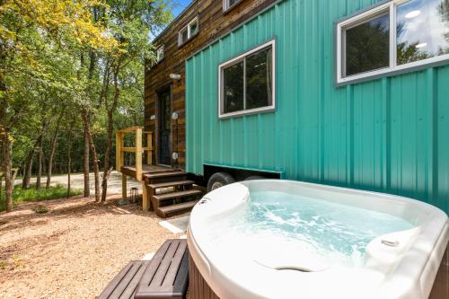 Stunning Modern Tiny Home with Grill - image 13