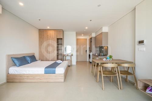 One-Bedroom Apartment image 3