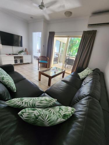Three-Bedroom Apartment with Spa Bath room in Central Plaza Port Douglas