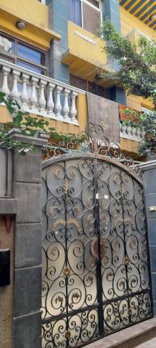 Osiris pyramids view inn