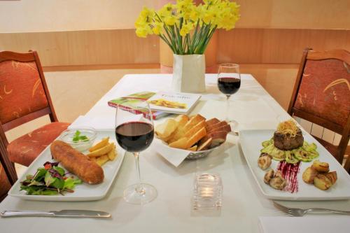 Hotel Rex – Belgrade, NY