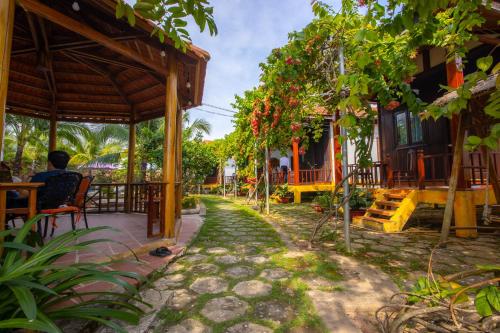 Garden View Bungalow