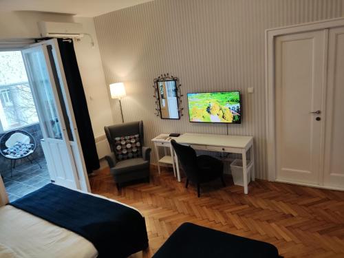 Three-Bedroom Apartment image 8