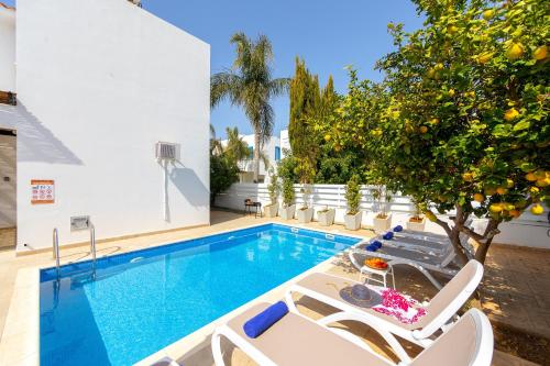 Villa with Private Pool image 6