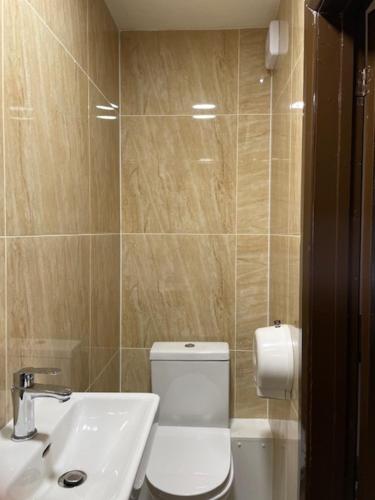 Kensal Green Backpackers 2 - image 5