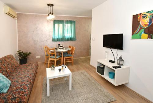 Apartment Welcome - Location saisonnière - Karaburma