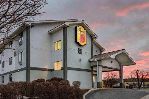 Super 8 by Wyndham Charlottesville