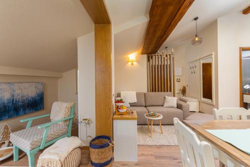 Exclusive Seafront Bacchus Apartment