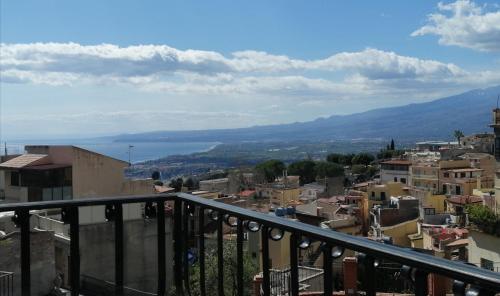 Double Room with Balcony image 9