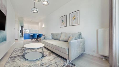 One-Bedroom Apartment image 7