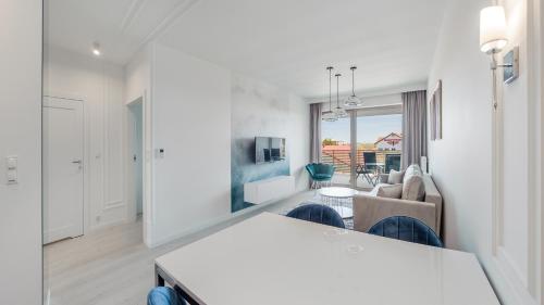 One-Bedroom Apartment image 5