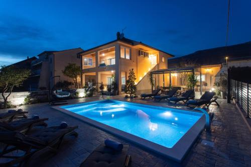 Villa Ivana, Kaštela