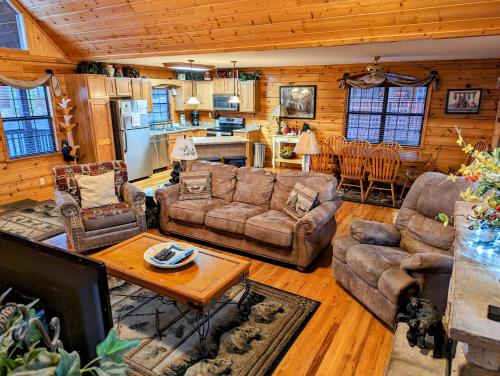 Smoky Mountain Getaway #435 by Aunt Bug's Cabin Rentals - image 11