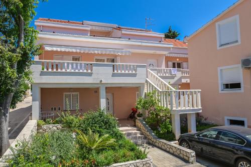 Apartments Ena, Novalja (Novaglia)